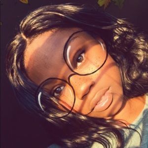 Meet your Posher, Alajia